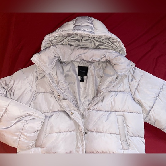 Women’s Grey short puffer coat size M (crop top) - Picture 2 of 6